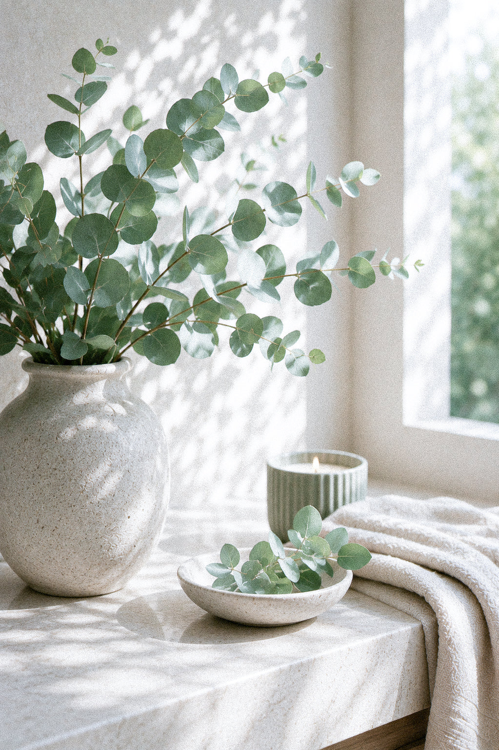 No.4 Eucalyptus & Vetiver Scented Candle